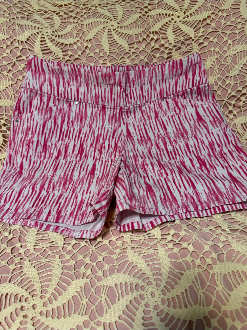 INC International Concepts Pink & White Patterned High-Waist Shorts